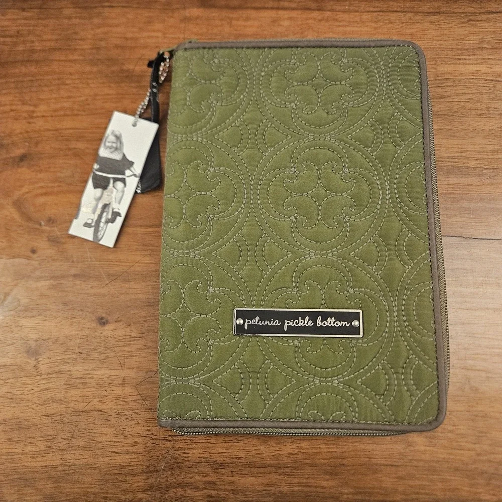 Petunia Pickle Bottom Zip Around Regents Park Stop Beginnings Baby Book Green
